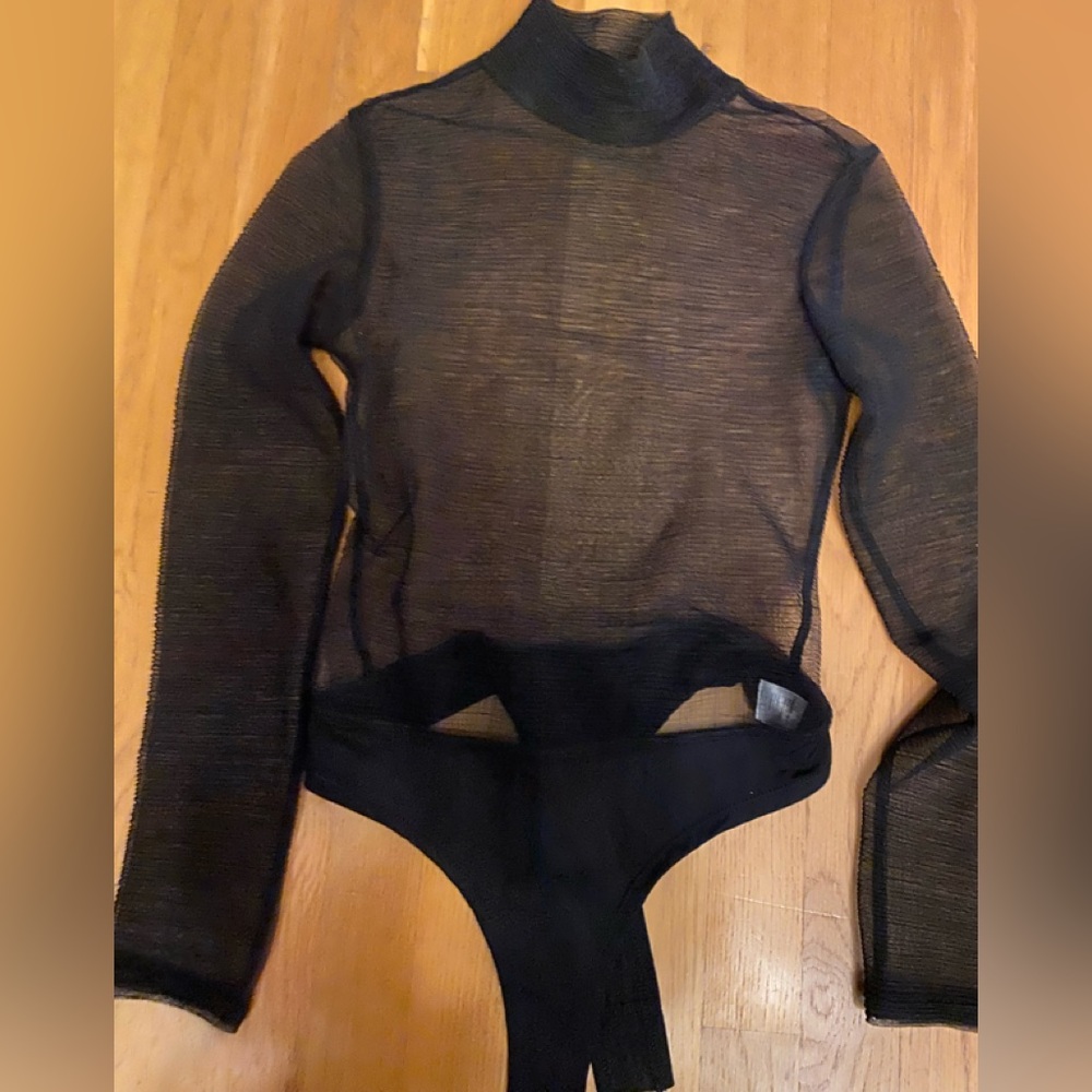 Intermix black body suit size S